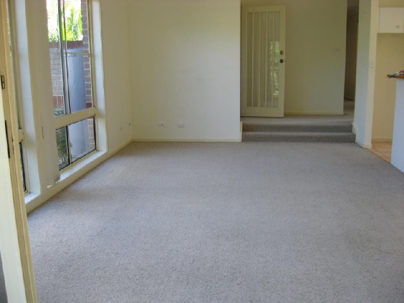 2/11 Beechwood Close, Ourimbah NSW 2258