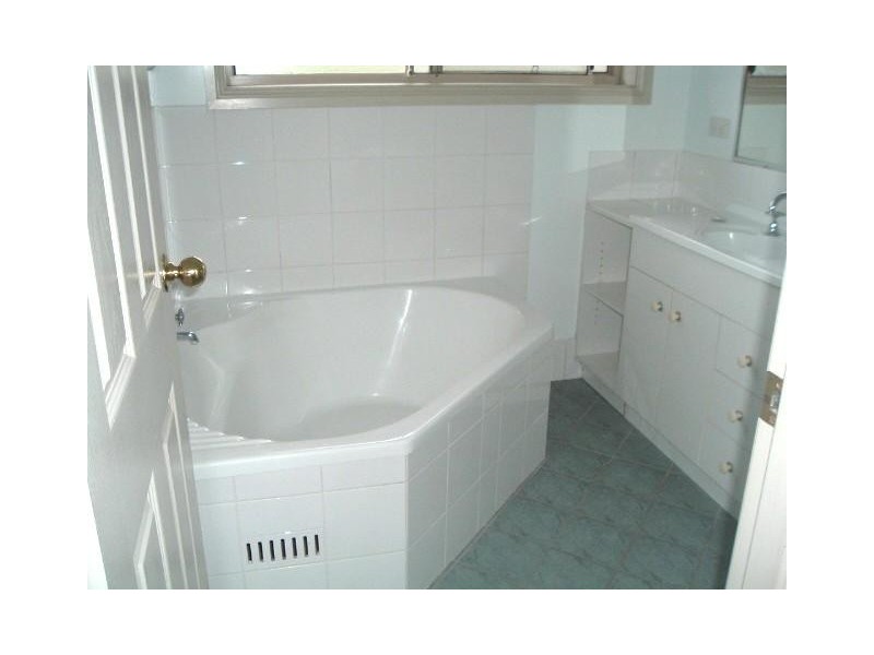 18a Railway Crescent, Lisarow NSW 2250