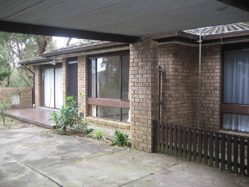 15 Larbonya Avenue, Wyoming NSW 2250