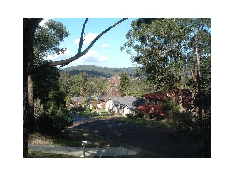 15 Larbonya Avenue, Wyoming NSW 2250