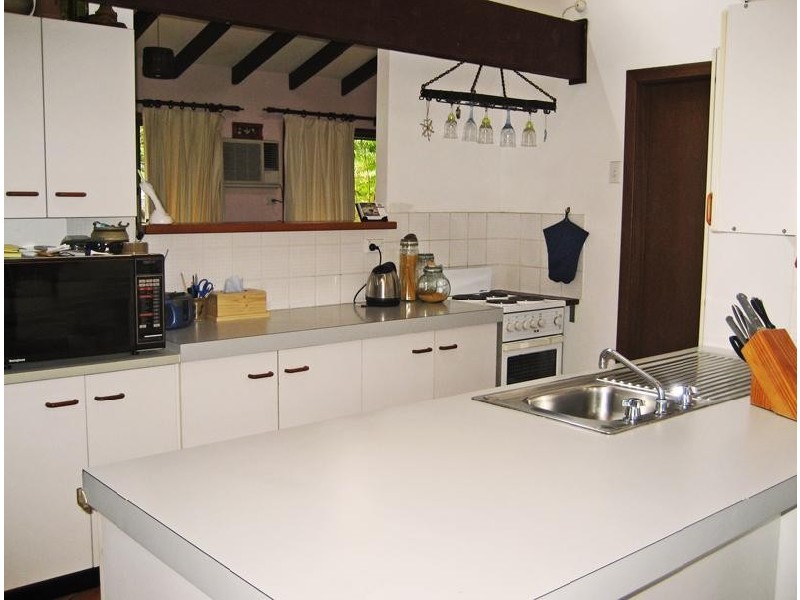 8 Kambala, Wyoming NSW 2250