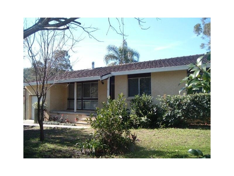 1 Sunland Place, Wyoming NSW 2250