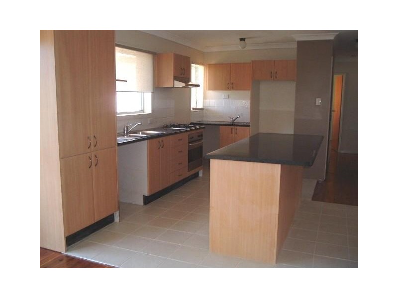 1 Sunland Place, Wyoming NSW 2250