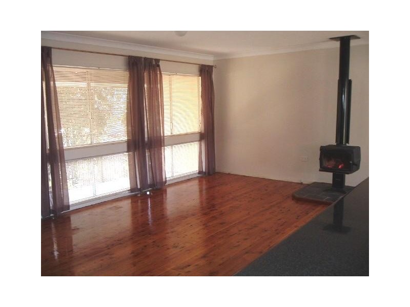 1 Sunland Place, Wyoming NSW 2250