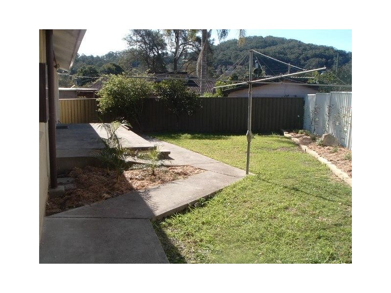 1 Sunland Place, Wyoming NSW 2250