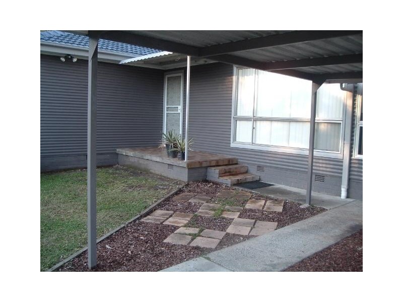 2 Diosma Avenue, Wyoming NSW 2250