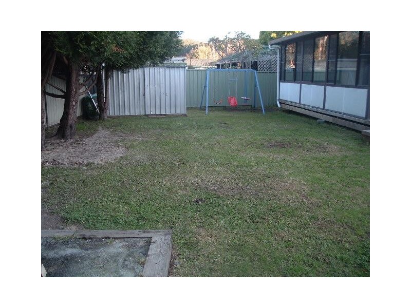 2 Diosma Avenue, Wyoming NSW 2250