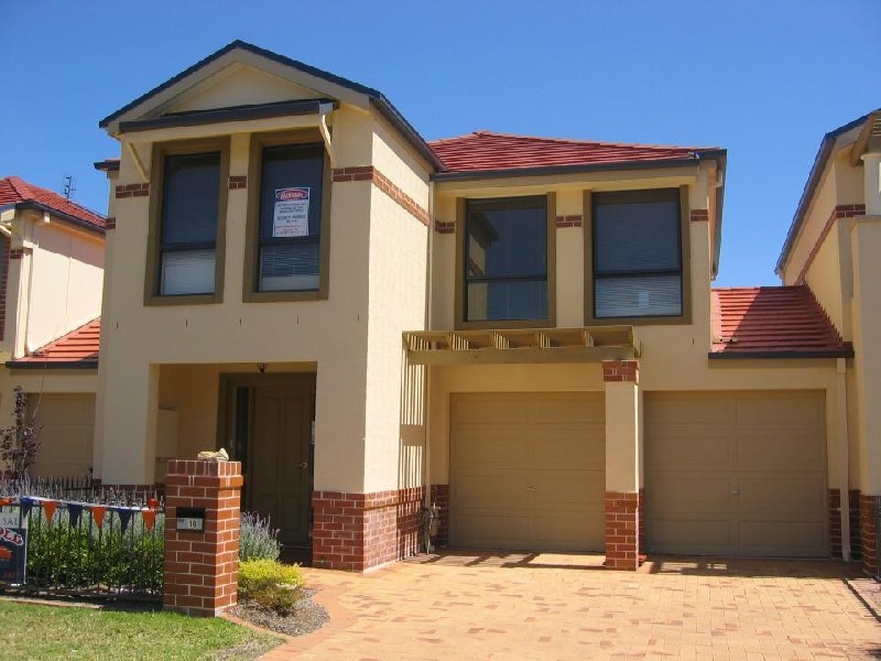 16 Wingello Crescent, Wyoming NSW 2250