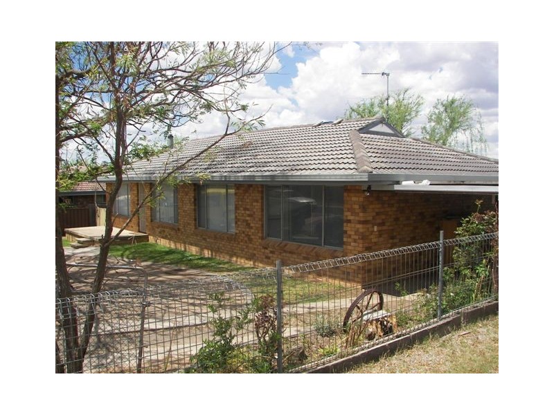 211 Canambe Street, Armidale NSW 2350