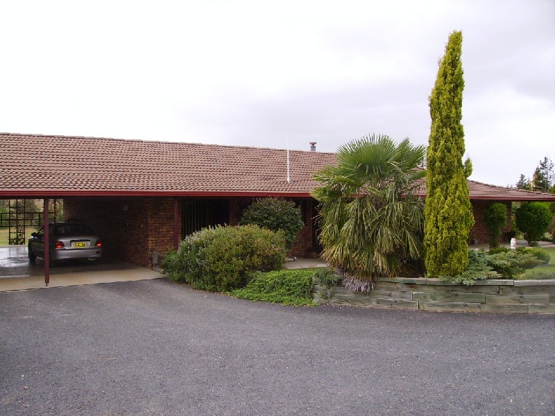 37 Inces Road, Armidale NSW 2350