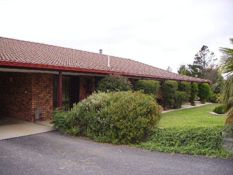 37 Inces Road, Armidale NSW 2350