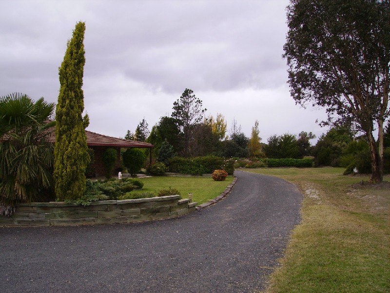 37 Inces Road, Armidale NSW 2350