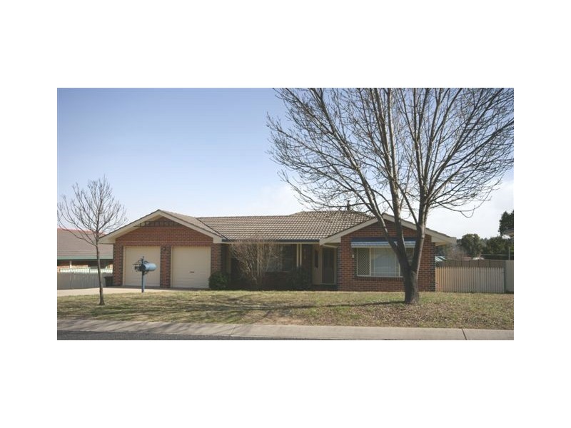 108 Fittler Close, Armidale NSW 2350