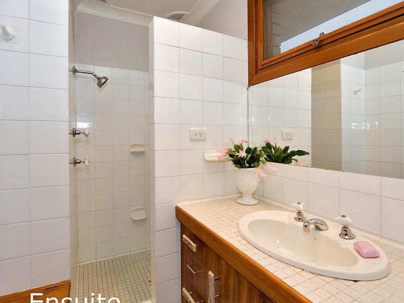 1 Campion Parade, Armidale NSW 2350