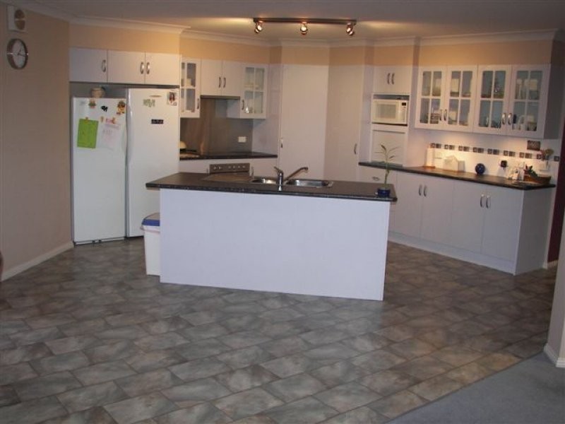 18 Birch Close, Armidale NSW 2350