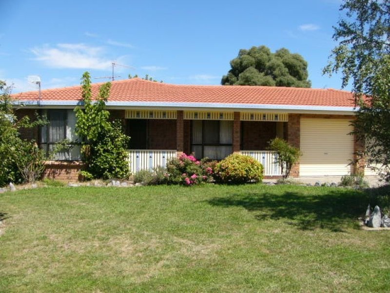 11 Northey Drive, Armidale NSW 2350