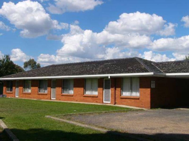 2/11 Queen Elizabeth Drive, Armidale NSW 2350