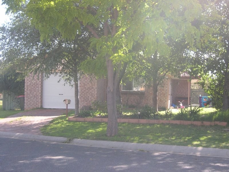 8 Eva Place, Armidale NSW 2350