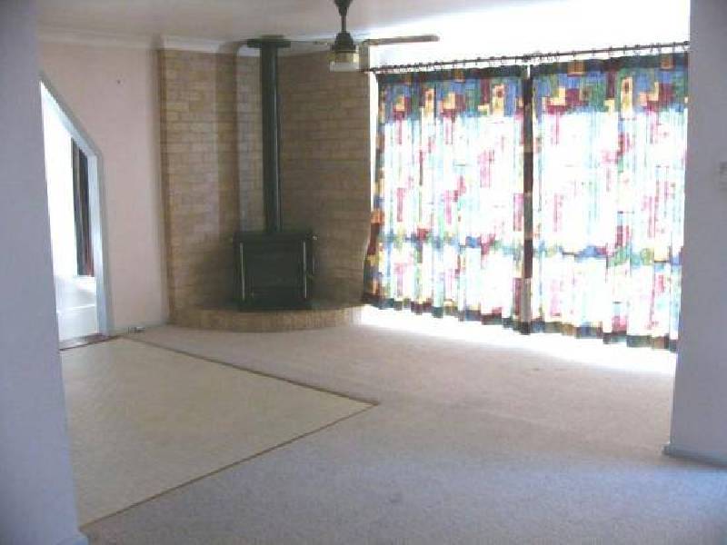 8 Douglas Street, Armidale NSW 2350