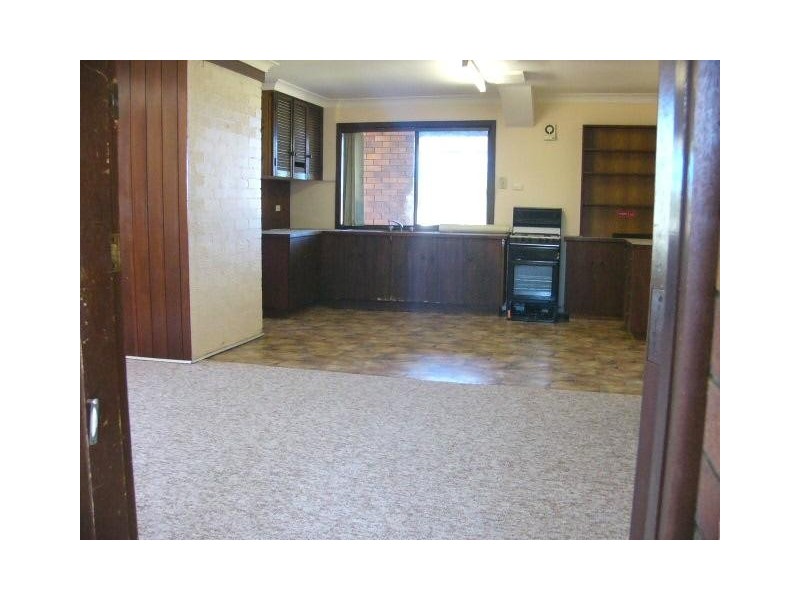 2/25 James Avenue, Armidale NSW 2350