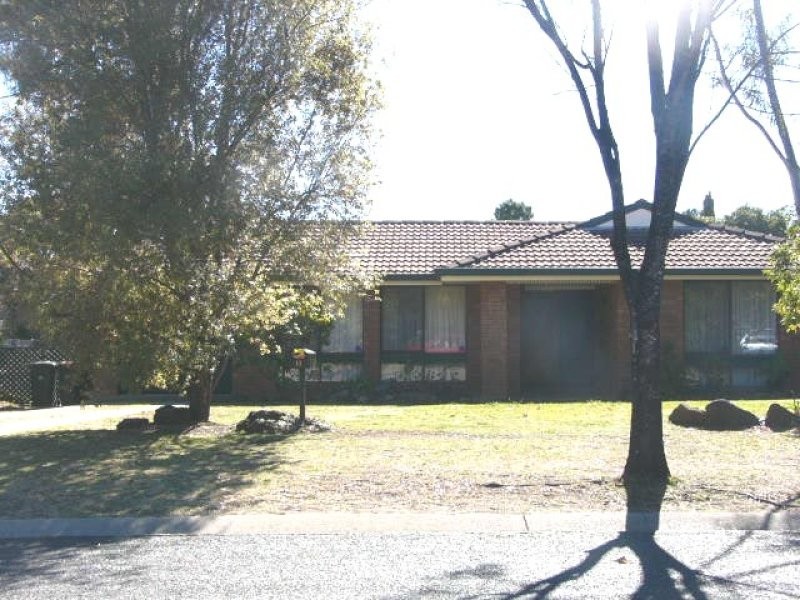 11 Robina Crescent, Armidale NSW 2350