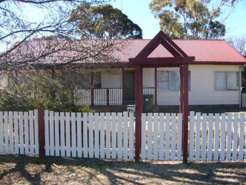158 Bridge Street, Uralla NSW 2358