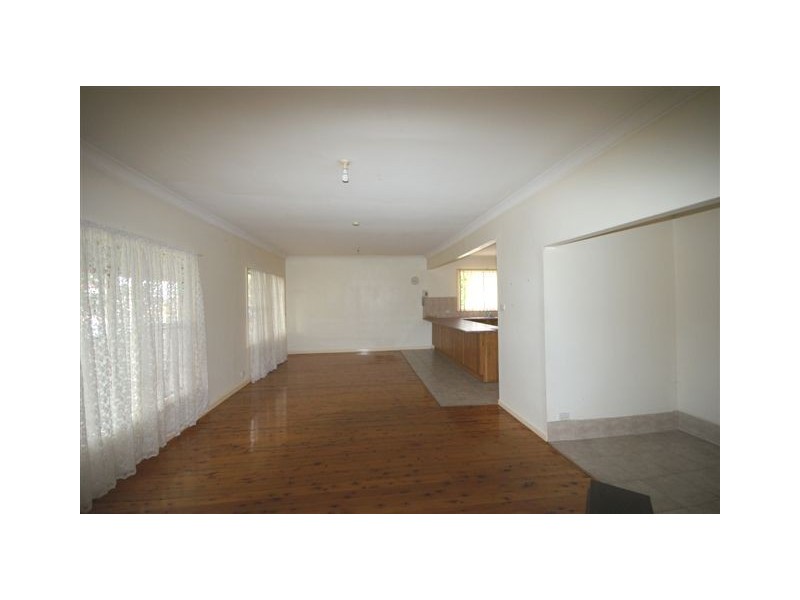 158 Bridge Street, Uralla NSW 2358