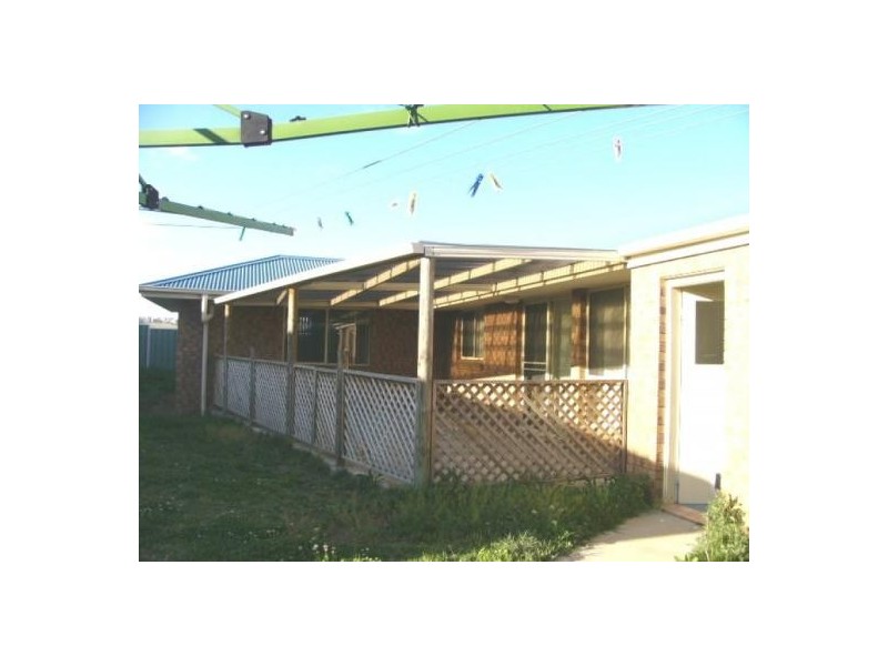8 Glendower Close, Armidale NSW 2350