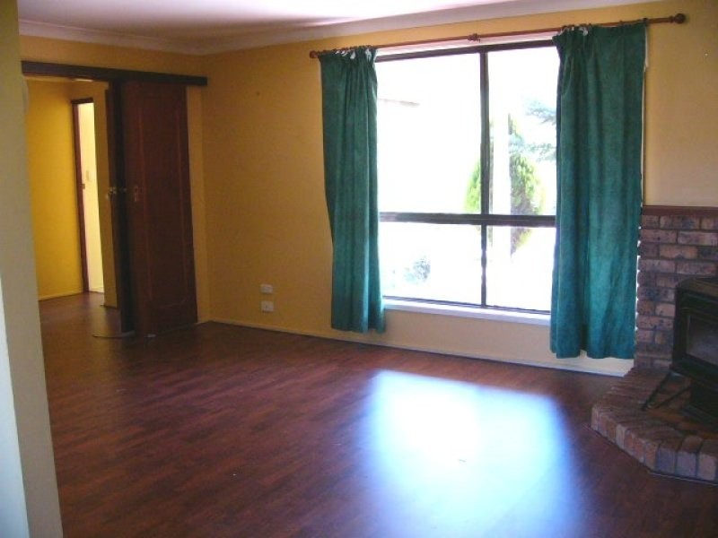 Watson Avenue, Armidale NSW 2350