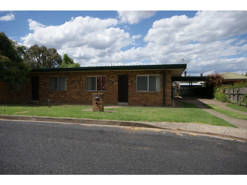 1/5 Solomon Avenue, Armidale NSW 2350