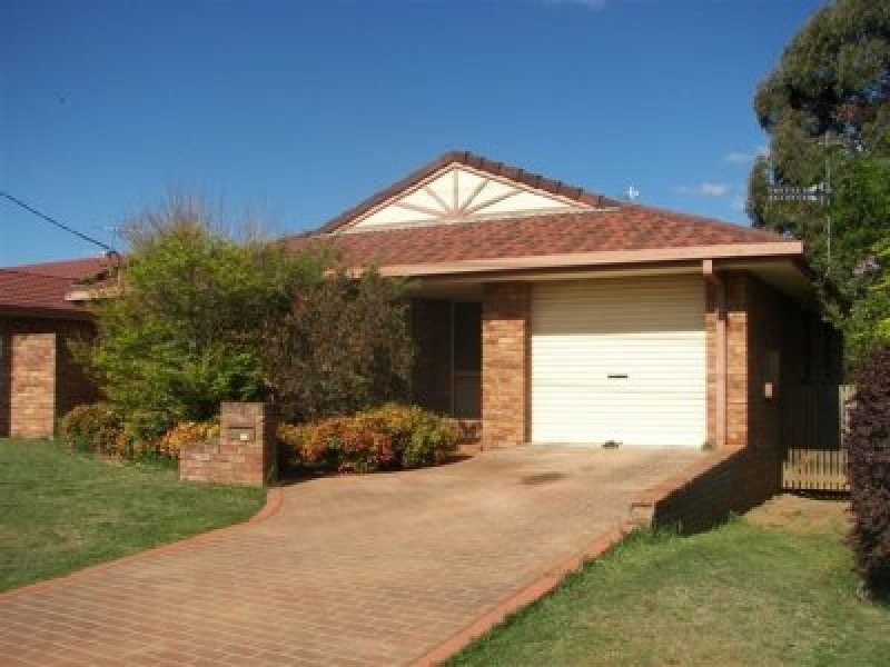 33 Martin Street, Armidale NSW 2350