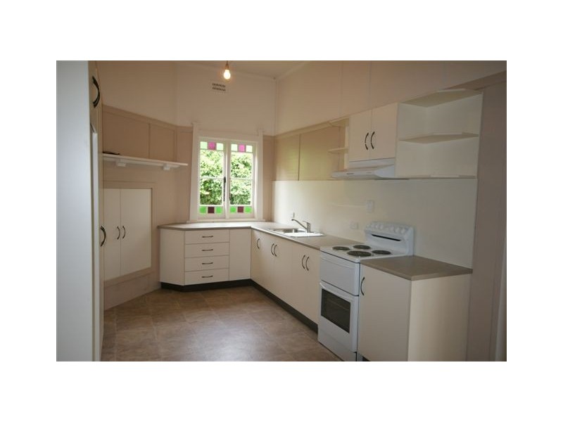 110 Barney Street, Armidale NSW 2350