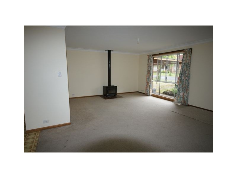 6 Sarah Place, Armidale NSW 2350