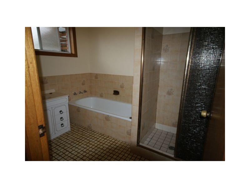 6 Sarah Place, Armidale NSW 2350