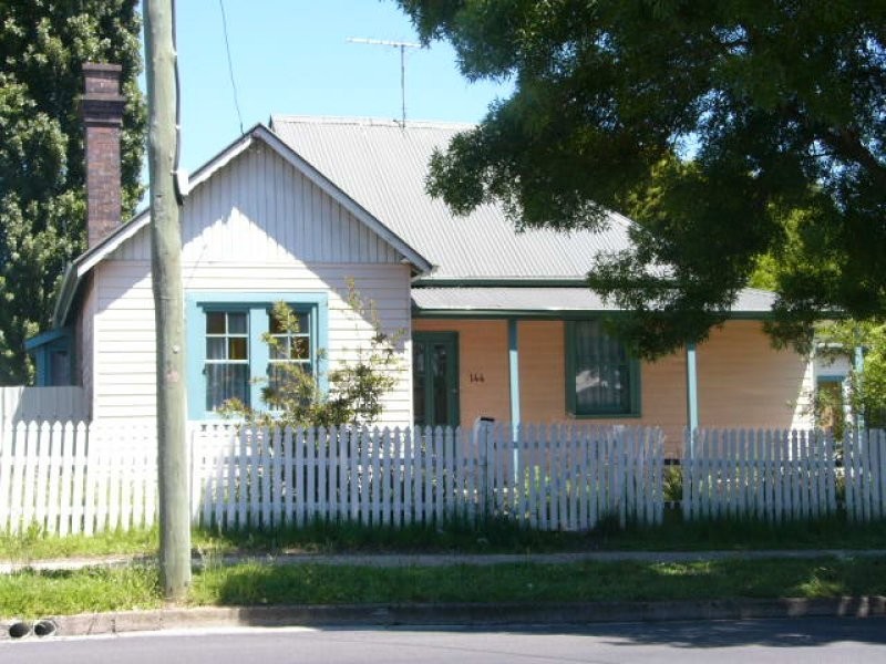 144 Markham Street, Armidale NSW 2350