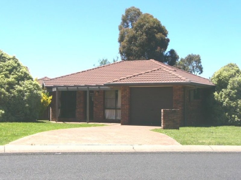 2/1 Jayne Close, Armidale NSW 2350