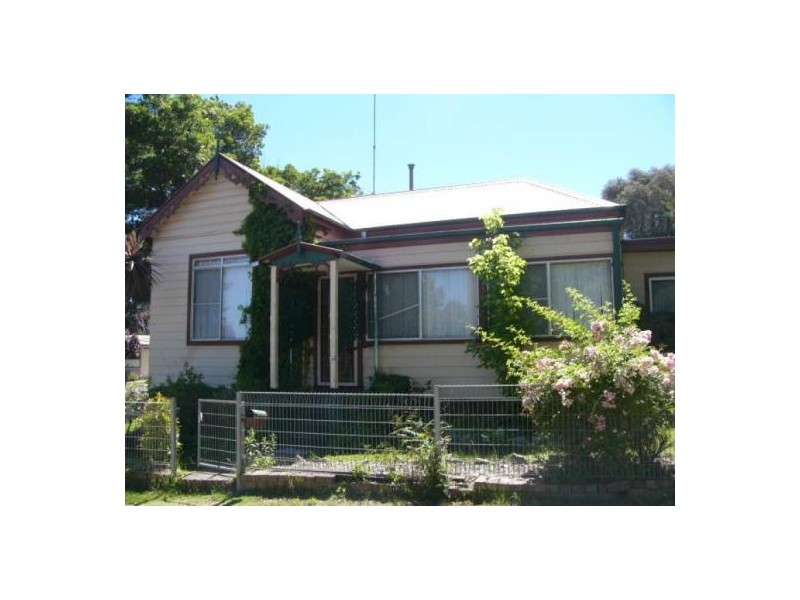 52 Marsh Street, Armidale NSW 2350