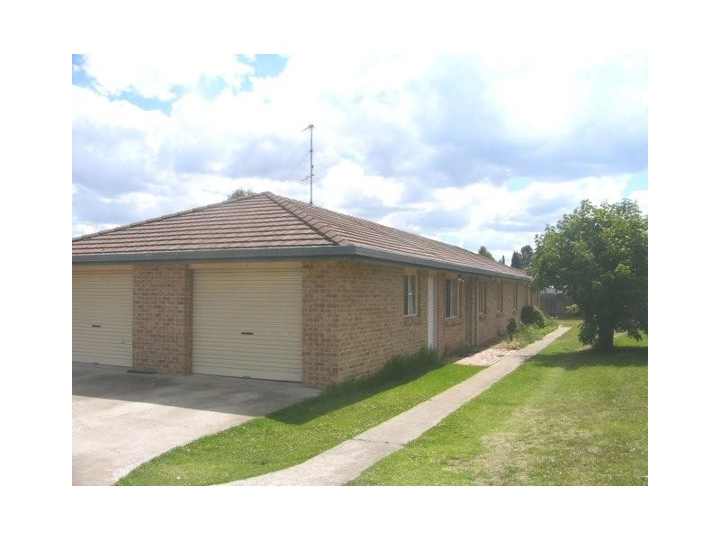 1/24 Centennial Close, Armidale NSW 2350