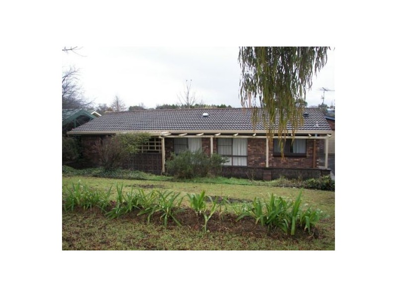 7 Bishop Crescent, Armidale NSW 2350