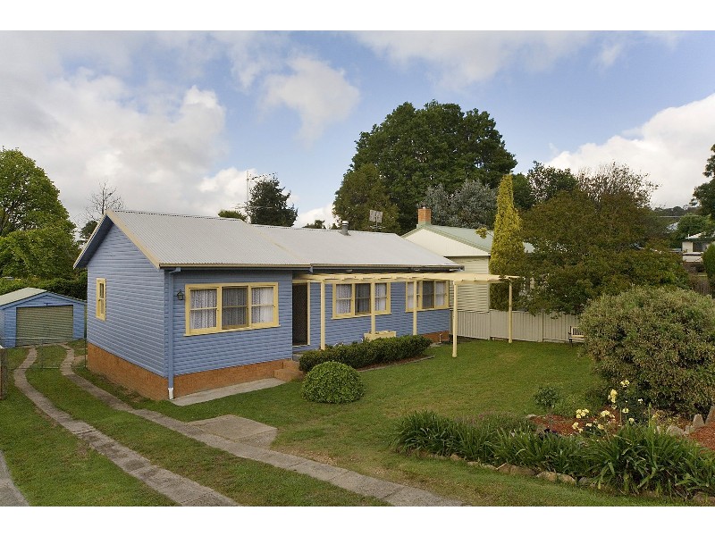 60 Newton Street, Armidale NSW 2350