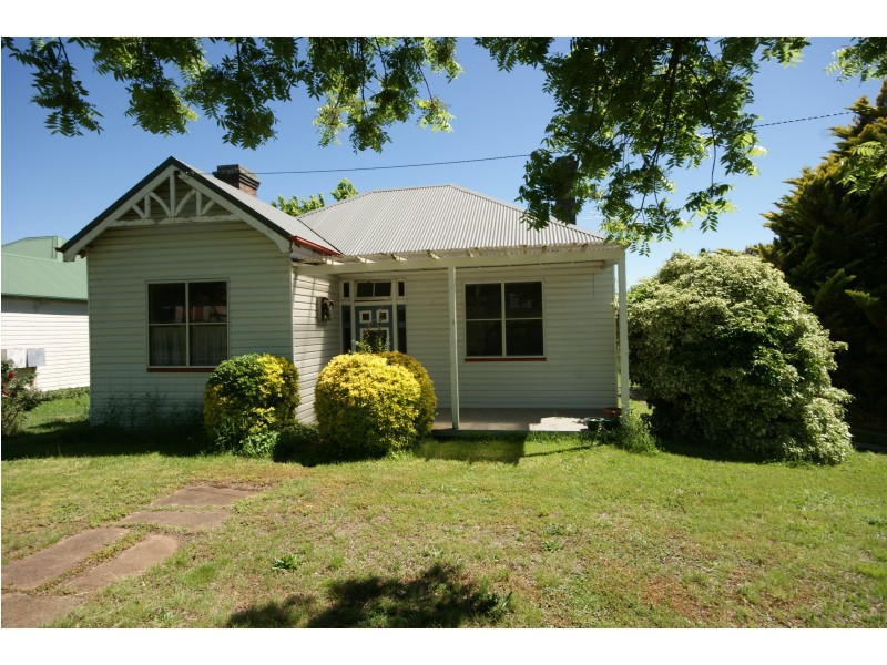 199 Mann Street, Armidale NSW 2350