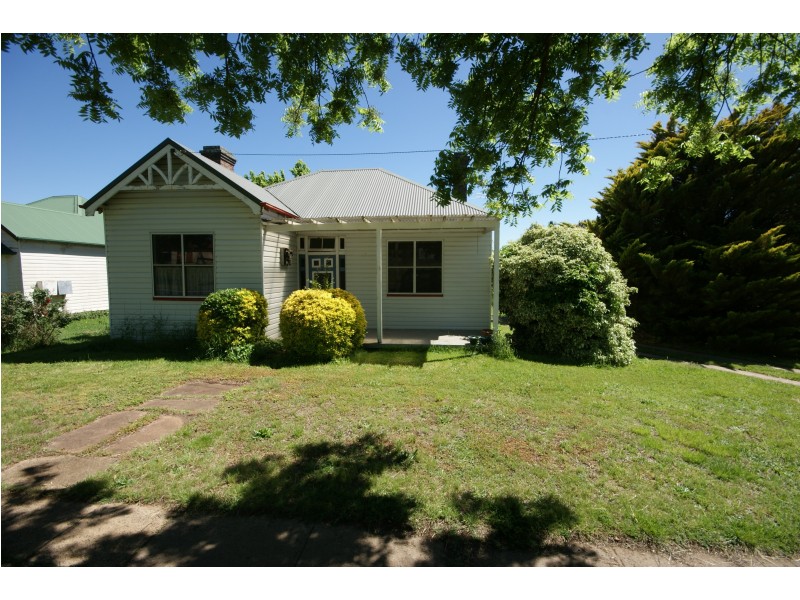 199 Mann Street, Armidale NSW 2350