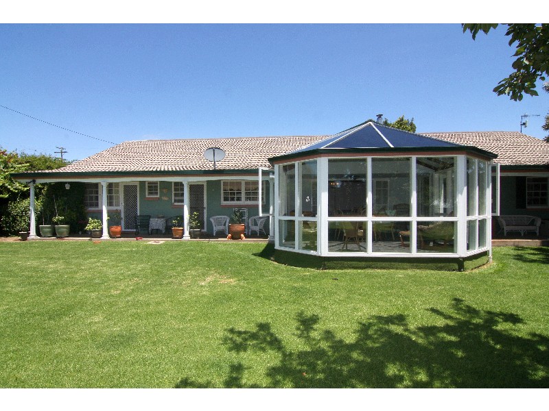 20 McCrossin Street, Uralla NSW 2358