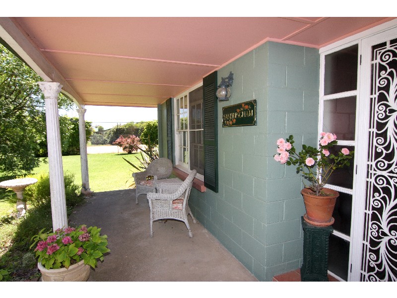 20 McCrossin Street, Uralla NSW 2358