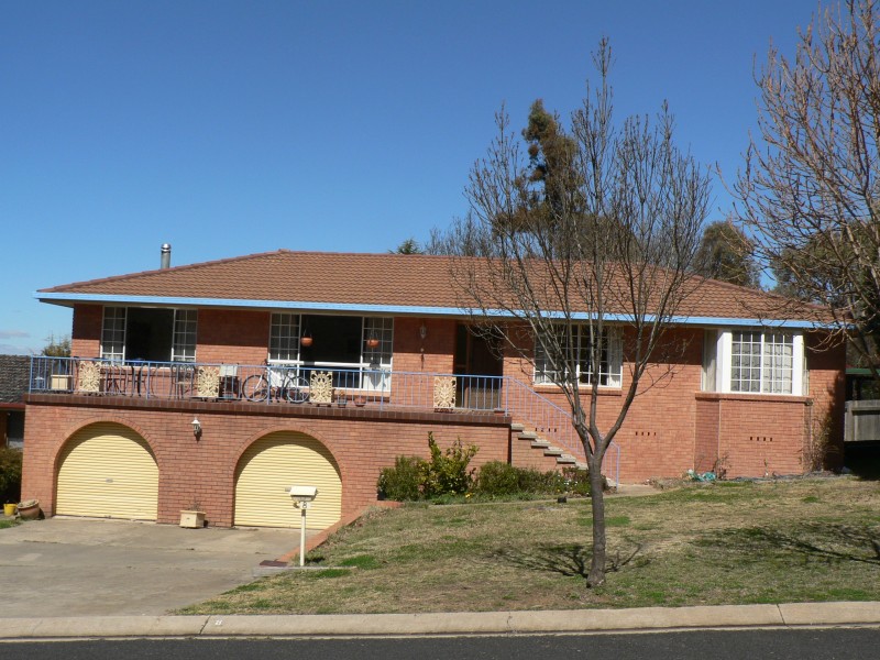 8 Stewart Crescent, Armidale NSW 2350