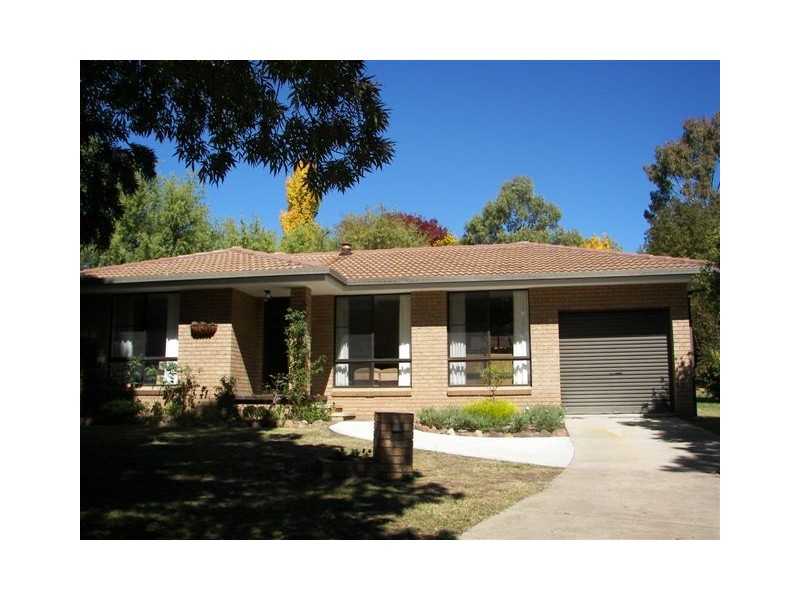 5 Haga Place, Armidale NSW 2350