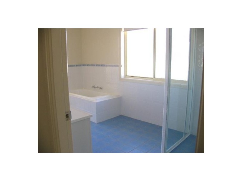 1/16 Conningdale Crescent, Armidale NSW 2350