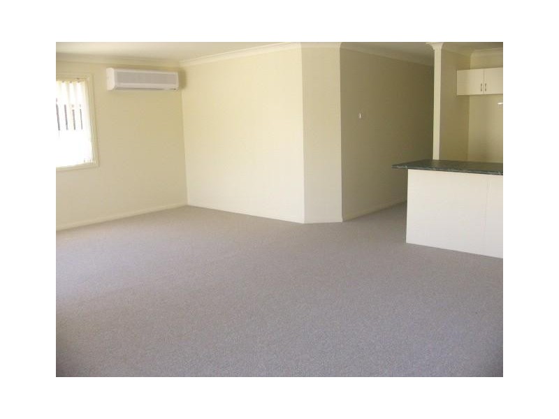 2/16 Conningdale Crescent, Armidale NSW 2350