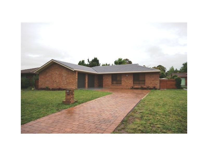 8 Braebank Avenue, Armidale NSW 2350