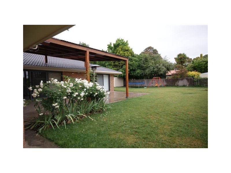 8 Braebank Avenue, Armidale NSW 2350